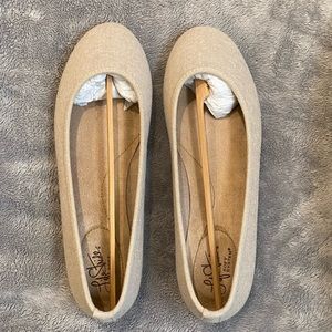 Life Stride ballet flats 9.5 M natural NEW in box